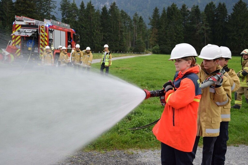 Eingesendet. Vereinsnachrichten aus dem Bezirk