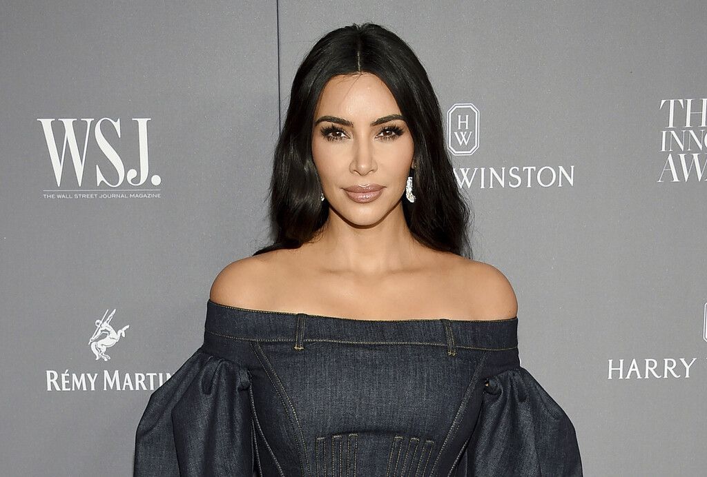Kardashian zeigt Humor