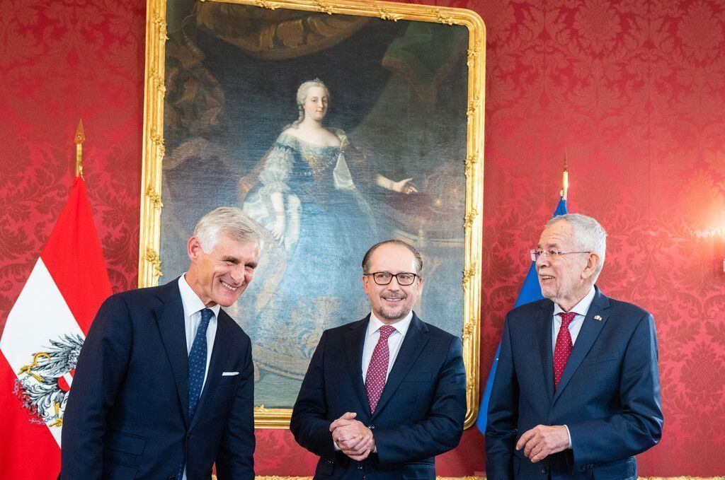 Der neue Kanzler stellt sich hinter Kurz