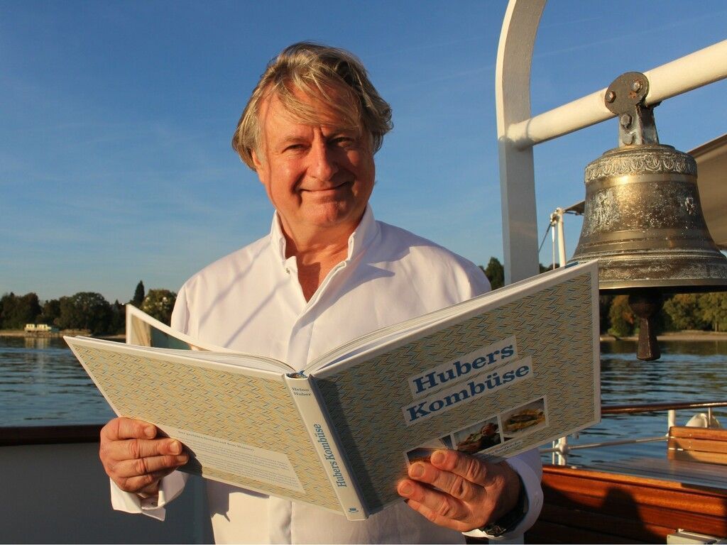 Heino Huber schuf ein Kochbuch für Bordküche