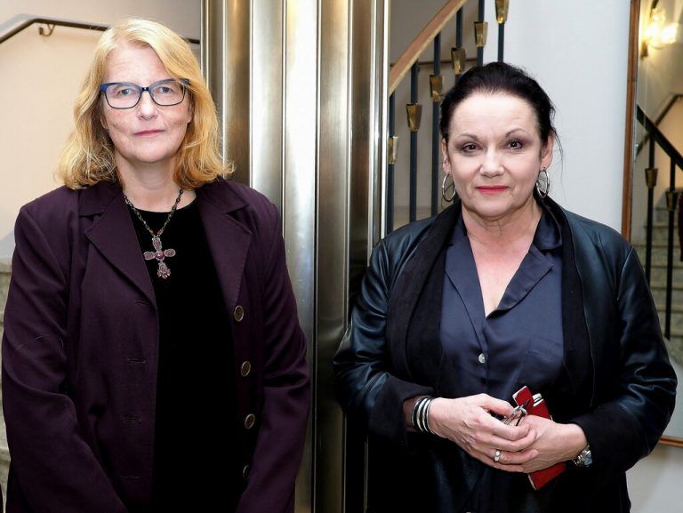 Landestheater-Intendantin Stephanie Gräve mit Schauspieldirektorin TOBS Theater Katharina Rupp.SIE