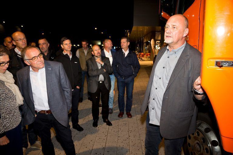 Peter Waldenberger, Gebrüder Weiss, mit dem Wasserstoff-Lkw. WKV
