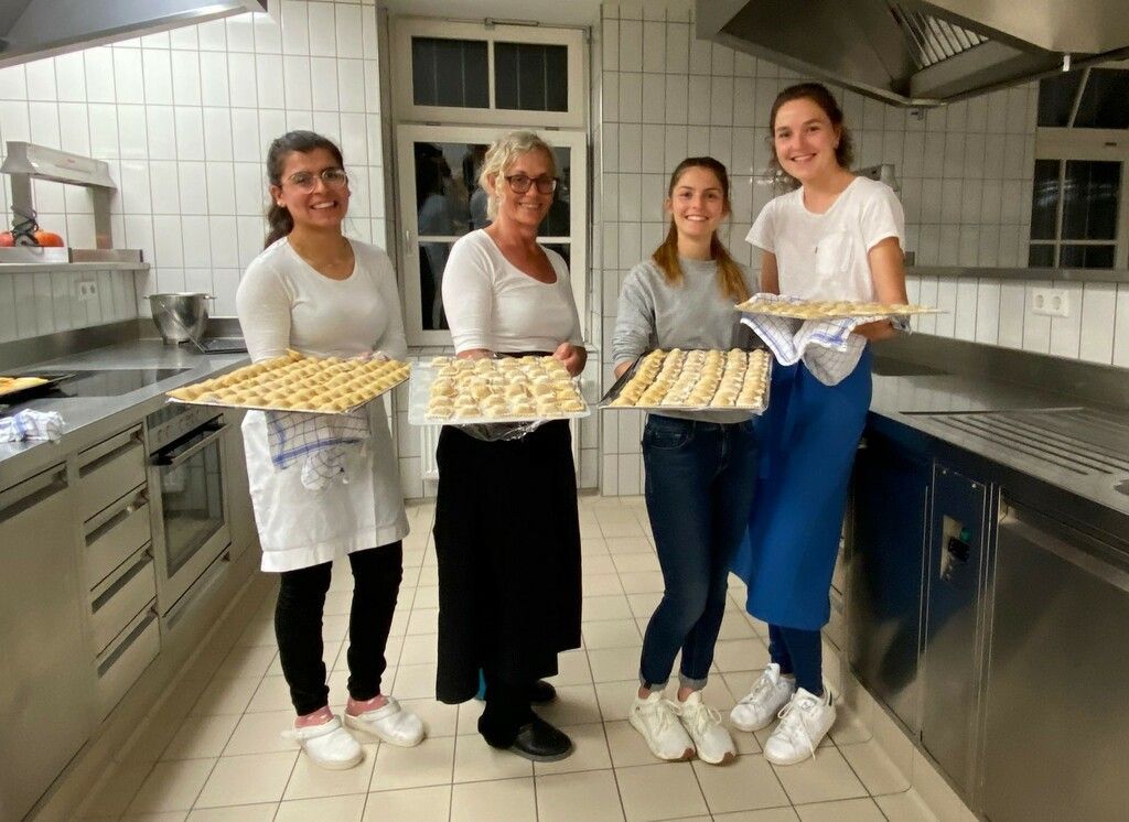 Schülerinnen kochen für guten Zweck - Vorarlberger Nachrichten | VN.at