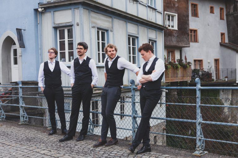 Vier Männerstimmen beeindrucken mit vollem Klang und vielfältigem Repertoire. five gold rings