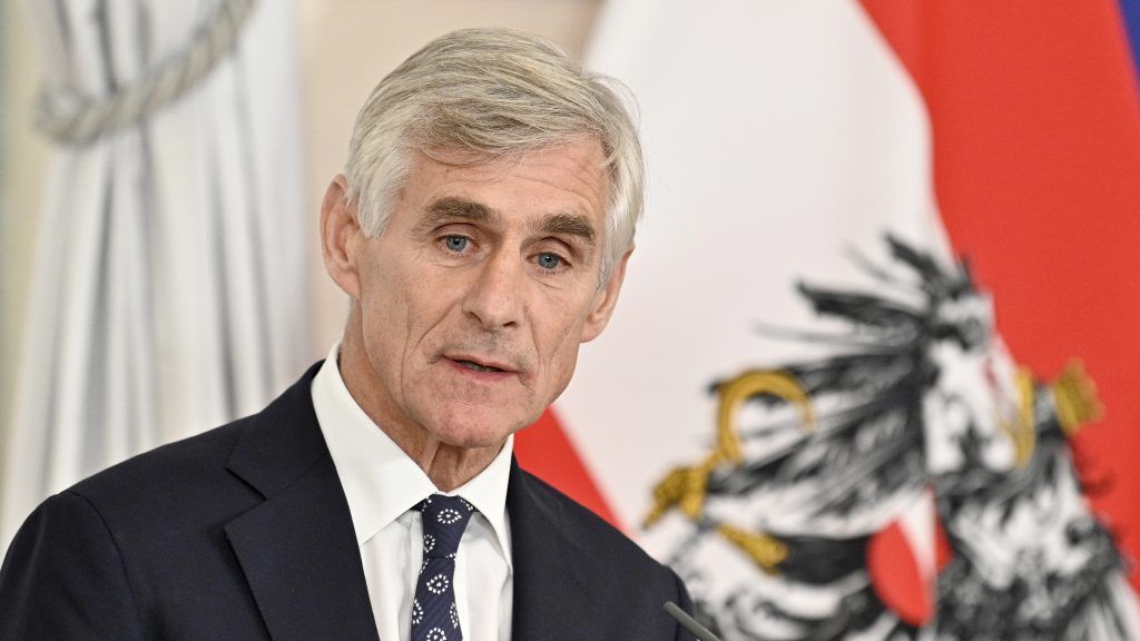 Linhart schränkt Auslandsreisen wegen des Lockdowns ein