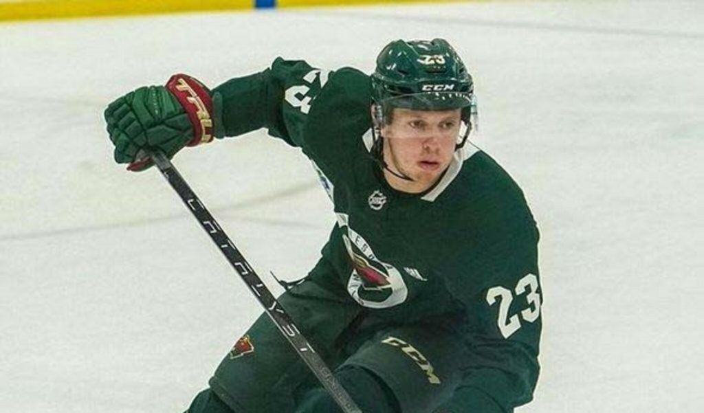 Rossi zeigt bei Iowa Wild groß auf