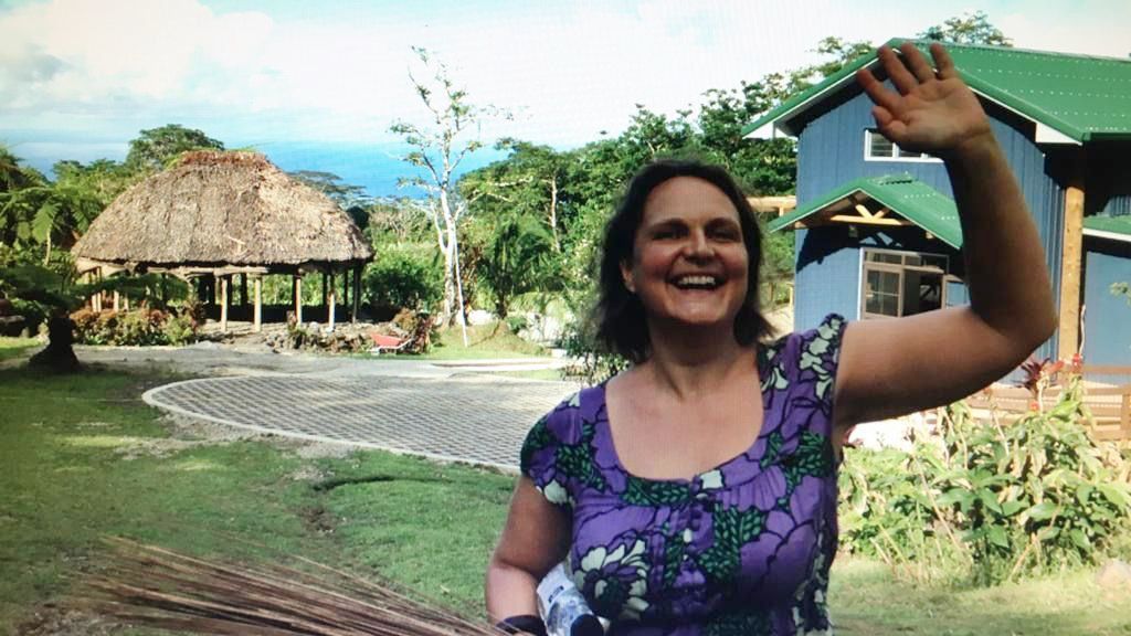 Claudia Mang und ihr Atelier im Urwald