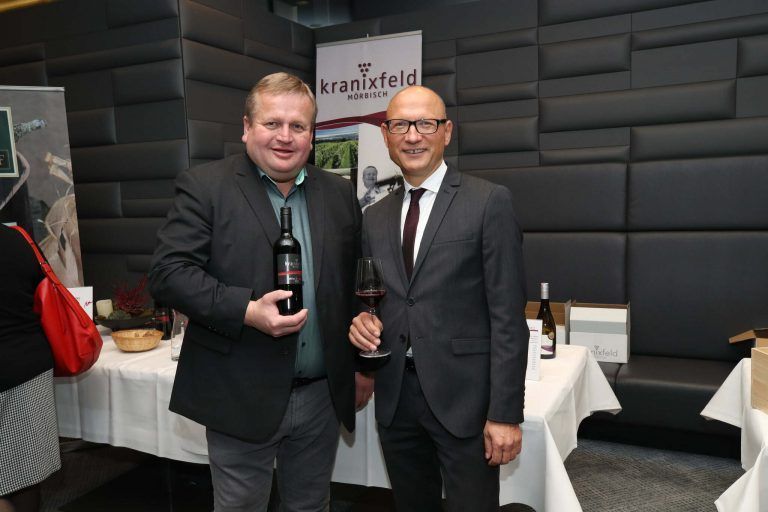Winzer Andreas Fischl und Restaurantleiter Stefan Moosbrugger.