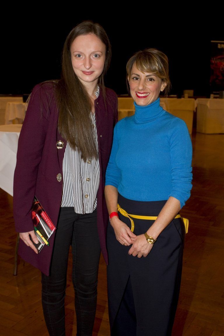 Viola Matt (l.) und Anna Alacker-Lang beim Smalltalk.