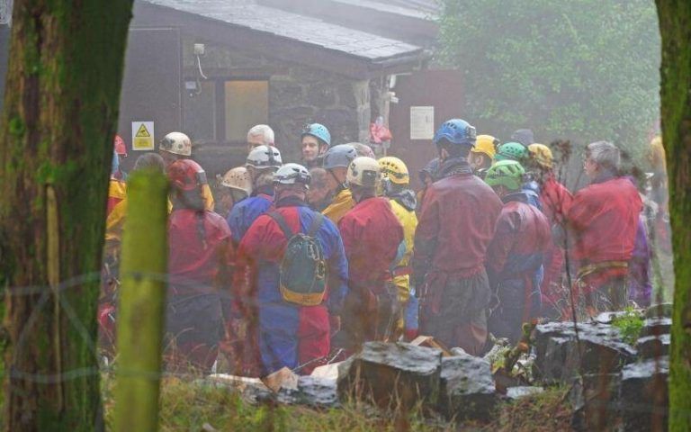 Acht Rettungsteams waren im Einsatz. dpa