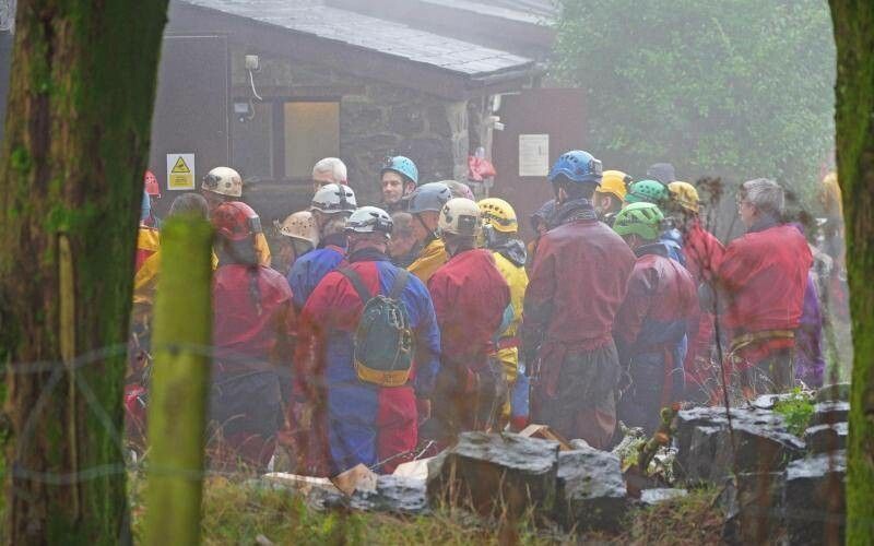 Große Rettungsaktion in Höhle