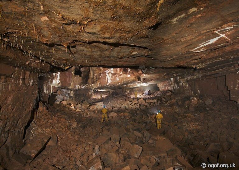 Das anspruchsvolle Höhlensystem Ogof Ffynnon Ddu darf nur von erfahrenen Höhlenforschern betreten werden. ogof.org.uk