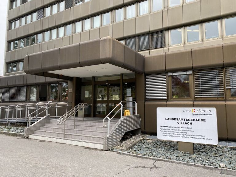 Der Mann, der die Leiche vor dem Gebäude abgelegt hatte, wurde festgenommen. apa
