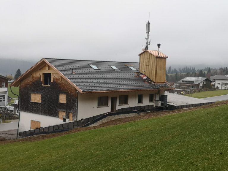 Der sanierte Schlauchturm wird mit einer elektronischen Schlauchaufhängung ausgestattet.