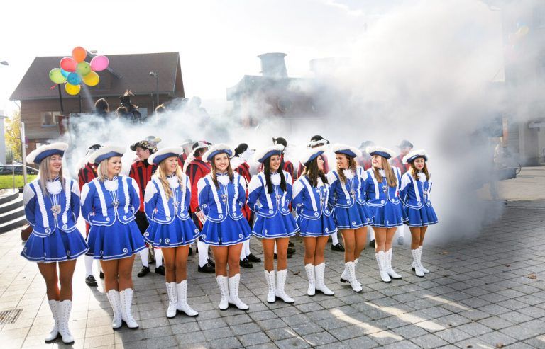 Die Höchster Prinzengarde kann am 11.11. nicht ausrücken, das neue Prinzenpaar bleibt im Nebel verborgen. <span class="copyright">ajk</span>