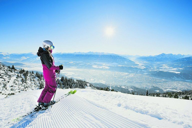 Einen besonders schönen Ausblick hat man im Winter von der Nordkette aus über das verschneite Innsbruck.Innsbruck Tourismus/Schönherr