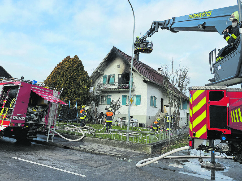 Einjähriger Bub stirbt in brennendem Haus