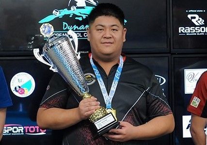 Super-Mario mit Nerven wie Stahl