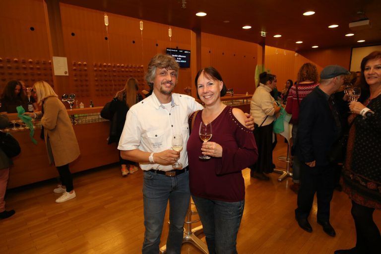 <p class="caption">Montagetischler Wolfgang Keckeis und Heike waren begeistert. <span class="media-container dcx_media_rtab" data-dcx_media_config="{}" data-dcx_media_type="rtab"> </span></p>