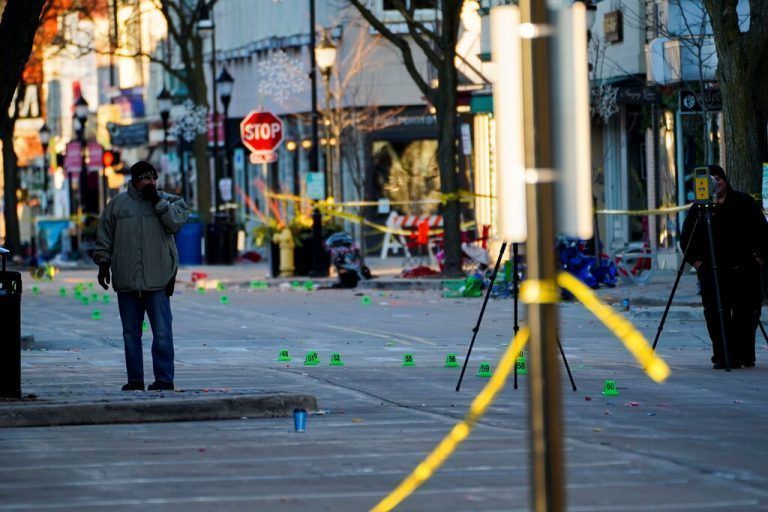 Nach dem tödlichen Zwischenfall bei einer Straßenparade in Wisconsin wurde ein 39-Jähriger als Verdächtiger identifiziert.  reuters