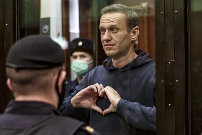 „Er hat gesagt, er gebe nicht auf, er werde weitermachen, und er glaube, dass Russland irgendwann glücklich sein werde. Das war sein Spruch“, sagt Politologe Mangott über Alexej Nawalny (Bild). <span class="copyright">Stadtgericht Moskau via AP</span><span class="copyright"></span>