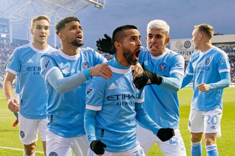 Ismael Tajouri (2.v.l.) jubelt mit seinem Klub über den Gewinn der Meisterschaft in den USA.<span class="copyright">today sports</span>