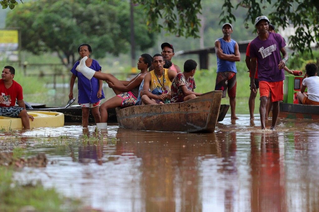Heftige Überschwemmungen in Brasilien bringen Tod und Chaos