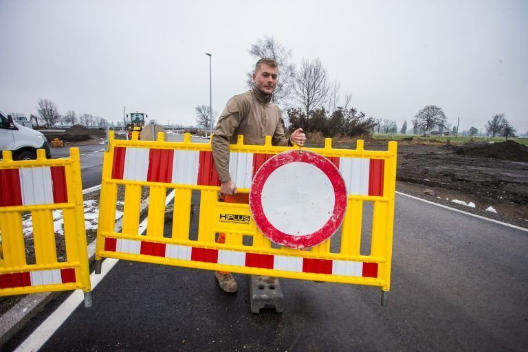 Am Mittwoch wurde die neue Verbindungsstraße für den Verkehr freigegeben. Die Anschlussstelle soll im Februar folgen. <span class="copyright">VN/Steurer</span>