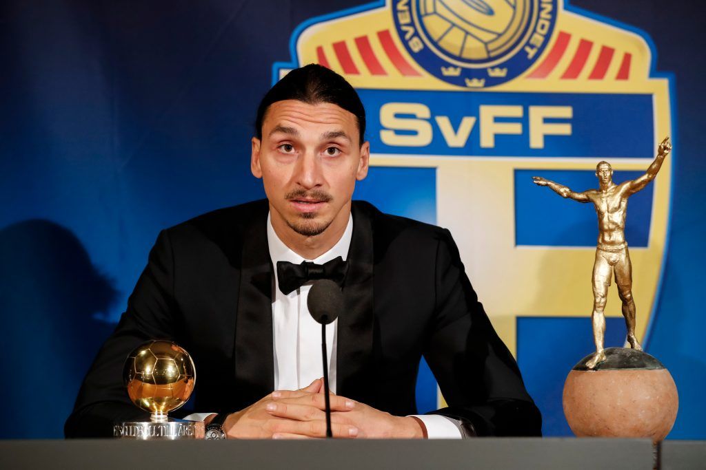 Fußballer mit großer Klappe und goldenen Füßen