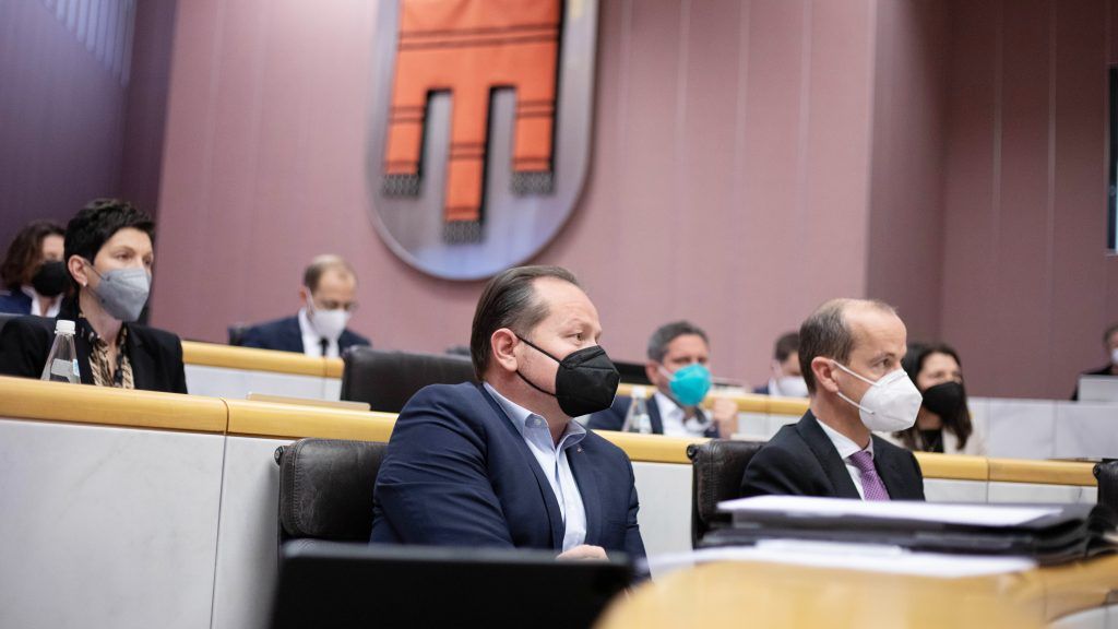Landtag: Pandemiebudget und Pflege am Prüfstand