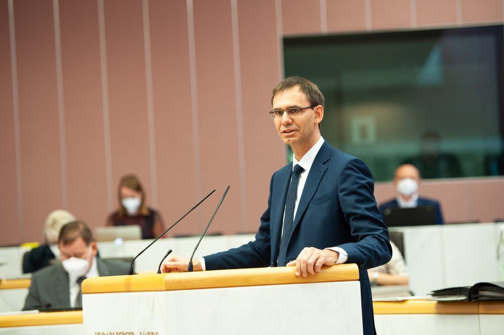 Warum der Landeshauptmann auf Ministerin Gewessler wegen der S 18 sauer ist.