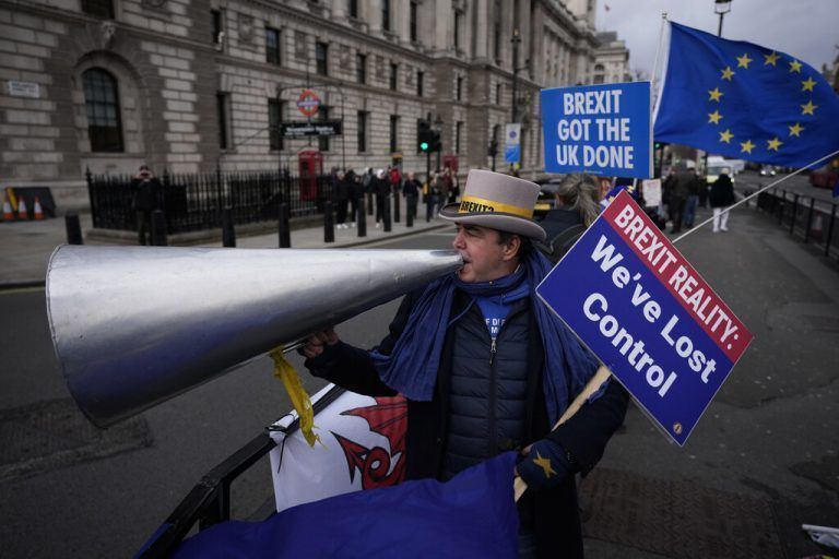 Auch ein Jahr nach dem Brexit sind noch immer nicht alle Nachteile für den Außenhandel mit Großbritannien wirksam.AP