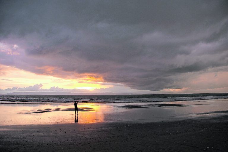 Der Strand zieht sich über mehrere Kilometer und ist meist menschenleer.B. Rhomberg