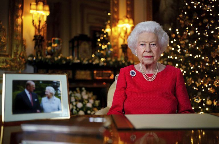 Die Queen hielt ihre Ansprache aus dem White Drawing Room. AP