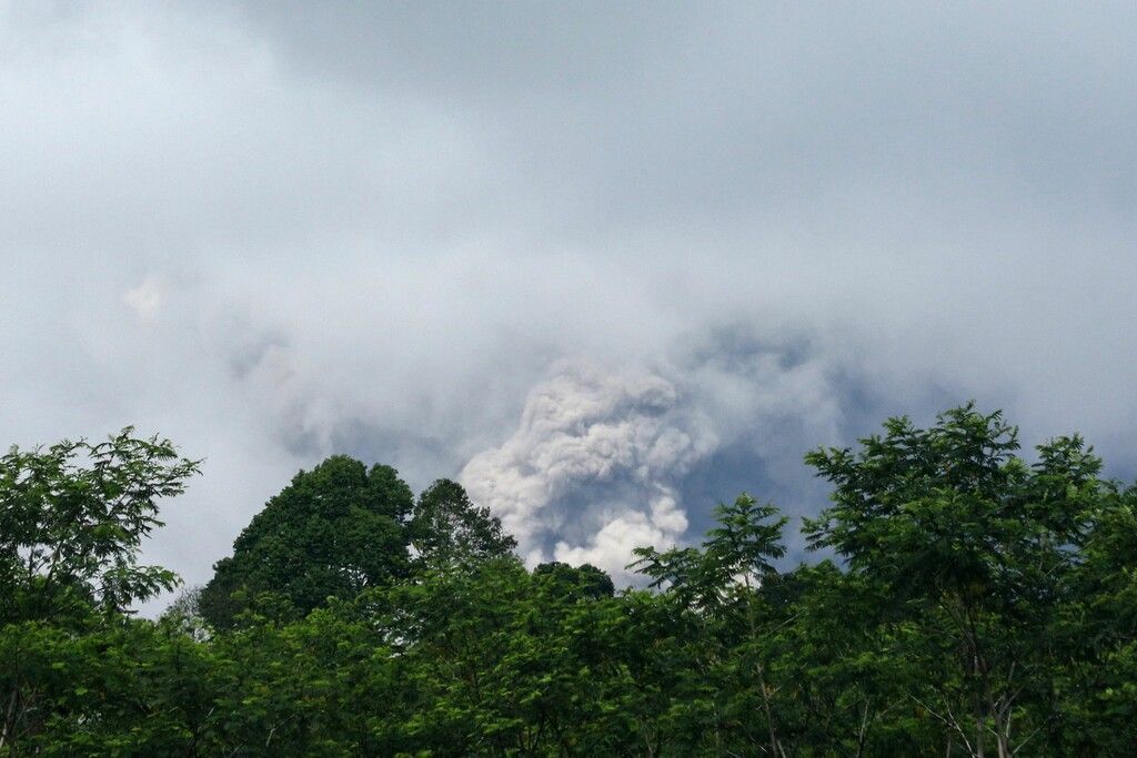Warnung vor neuem Ausbruch von Vulkan Semeru