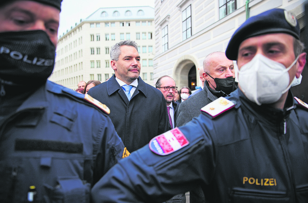 Kabinett Nehammer ist im Amt