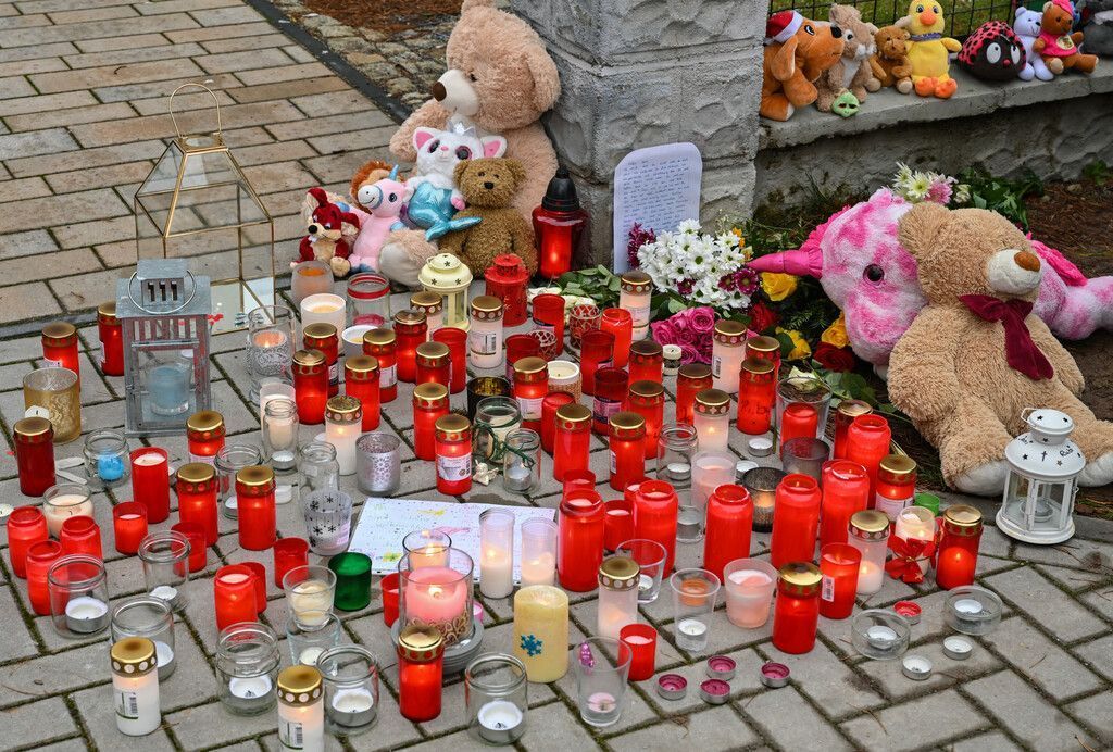 Impfzertifikat gefälscht – Mann tötet Frau und Kinder