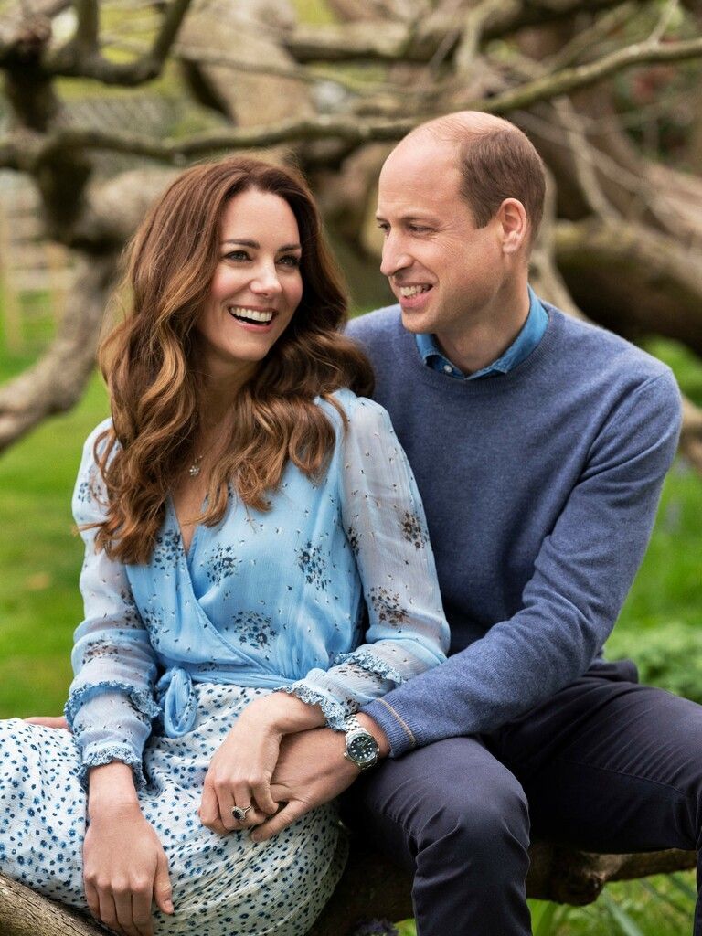 Prinz William und Herzogin Catherine werden beide 40. Catherine am 9. Jänner und William am 21. Juni. Die beiden sind seit 2002 ein Paar. Mama Middleton hat etwas nachgeholfen und Kate ein Kunstgeschichte-Studium an der Uni von St. Andrews „empfohlen“ - wie William. Als niemand mehr daran glaubt, folgt nach acht Jahren Warten 2010 die Verlobung und am 29. April 2011 die Hochzeit. Plan aufgegangen.