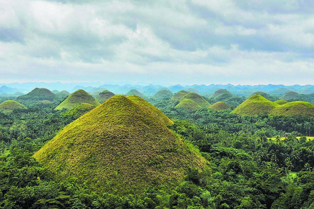 Die Chocolate Hills auf Bohol