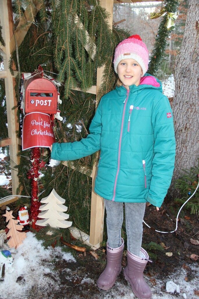 Weihnachtspost fürs Christkind kommt auch von Maia. 