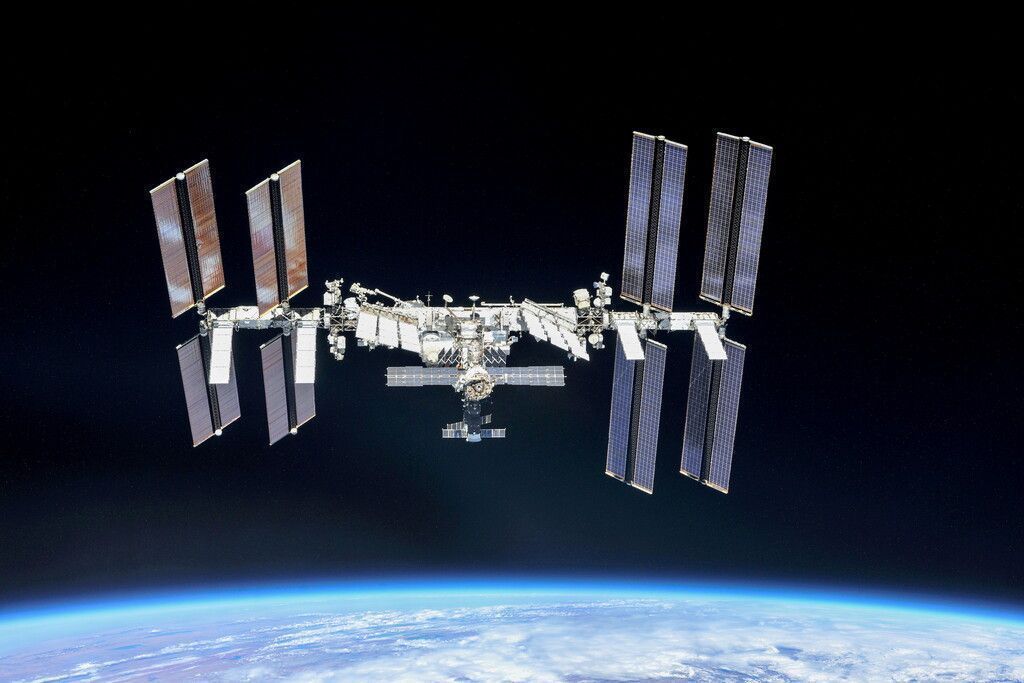 ISS muss wegen Weltraumschrott in niedrigeren Orbit