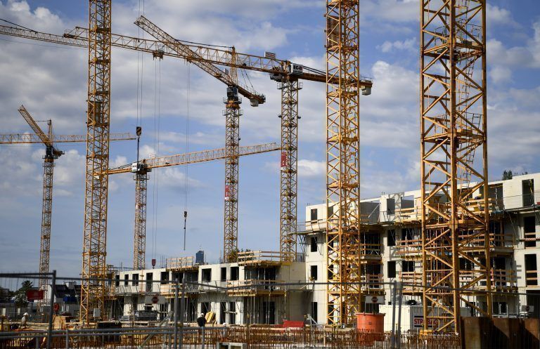 24 Prozent der Vorarlberger Anleger vertrauen auf Betongold, 18 Prozent investieren in echtes Gold zur eigenen Vorsorge. APA