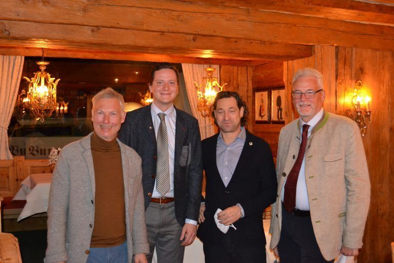 Tourismusdirektor Hermann Fercher, Christian Lucian (Burghotel), Winzer Lucas Pichler sowie Gerhard Lucian (Burghotel). BI
