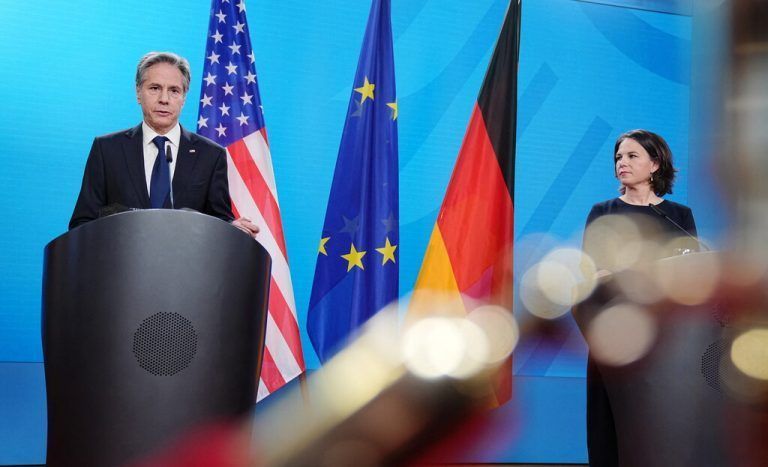 Antony Blinken und Annalena Baerbock bei der gemeinsamen Pressekonferenz.