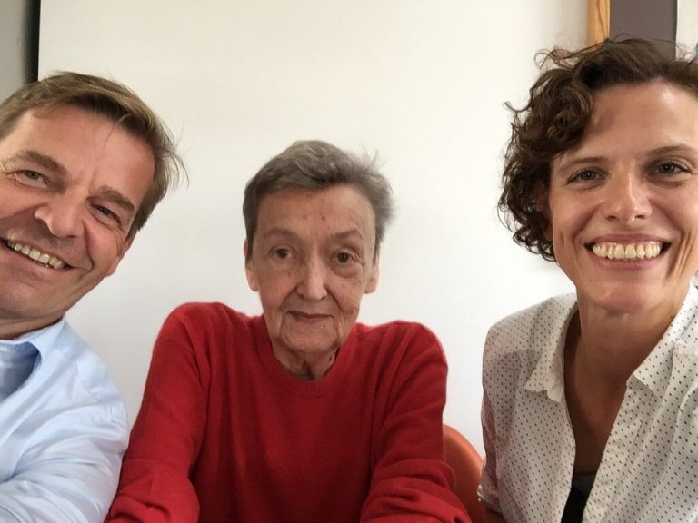 Bei ihrer Arbeit für SOS-Kinderdorf lernte Stemmer mit GF Christian Moser auch Autorin Christine Nöstlinger (M.) kennen.