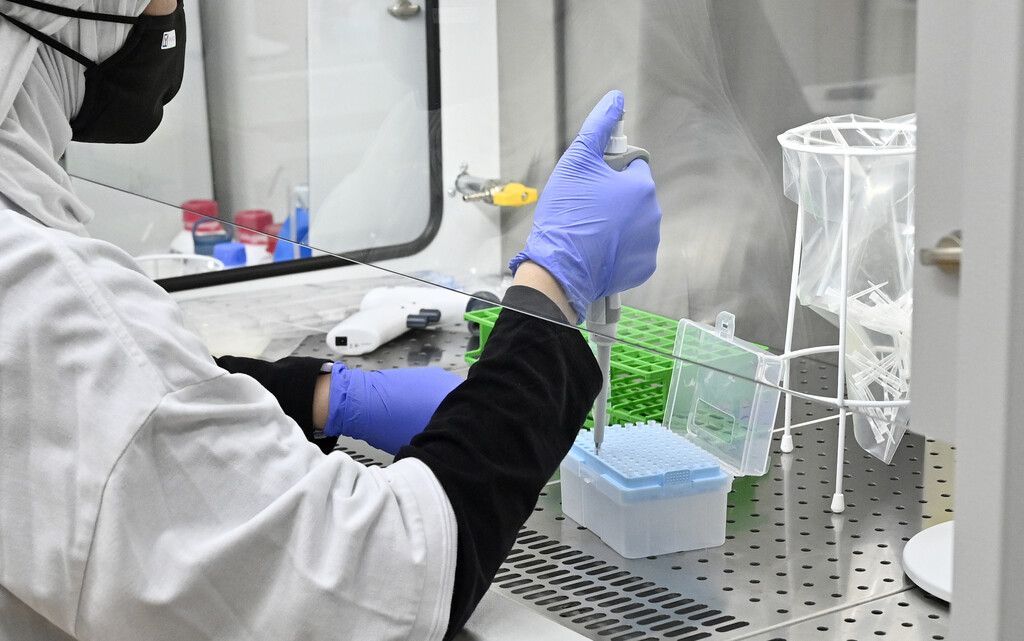Über zwei Millionen Coronainfektionen seit Pandemiebeginn