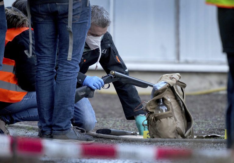 Der Amokläufer stürmte mit einem Gewehr in einen Hörsaal. Er soll keine politischen oder religiösen Motive gehabt haben und sei bisher nicht polizeilich erfasst. AP