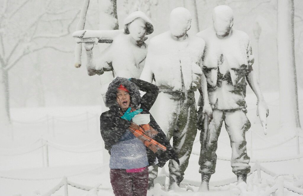 Schneesturm legt Washington lahm