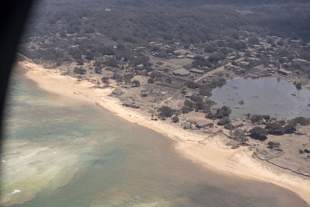 Tonga unter Vulkanasche begraben