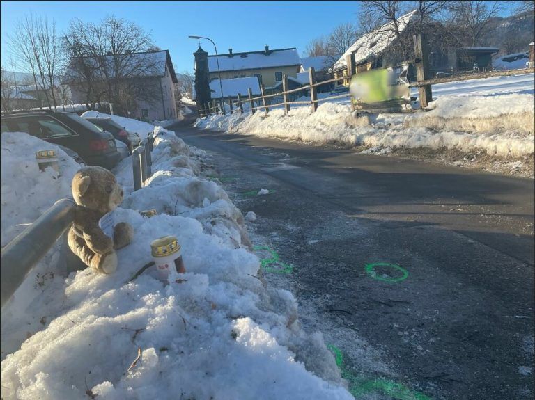 Mutter und Sohn bei Unfall getötet: Die Polizei hat einen schlimmen Verdacht. »A10